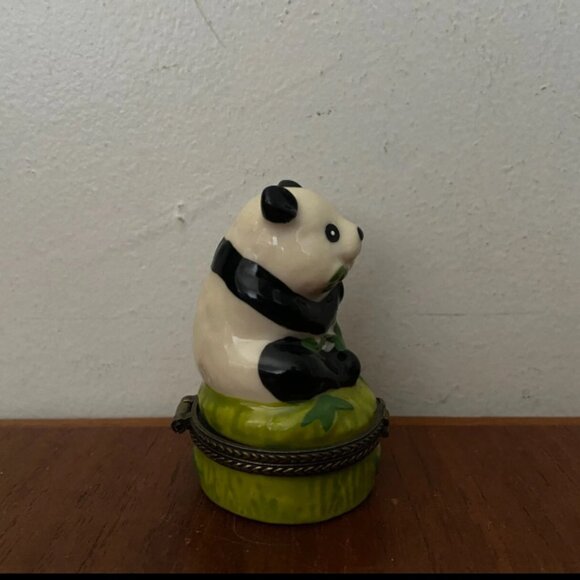 Vintage Panda Bear Eating Bamboo Hinged Porcelain Lidded Trinket Box With Lid - Picture 4 of 6